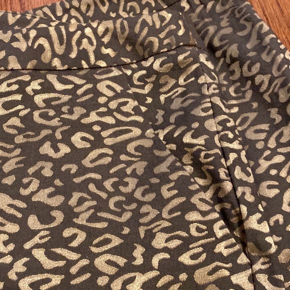 Cato black & gold straight cut pants. Size 8 - Picture 10 of 13